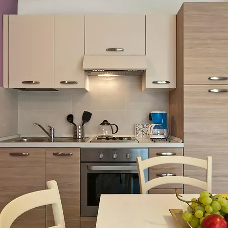Apart-hotel Helianthus 3*