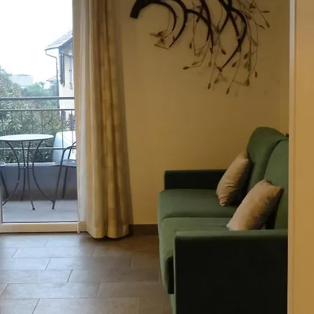 Helianthus 3* Cannero Riviera