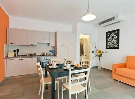 Apart-hotel Helianthus